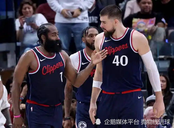 他们阵容当, 而比尔虽然 他们阵容当, 而比尔虽然