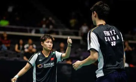 决胜局周天, 战胜黄荻, 过印尼双子